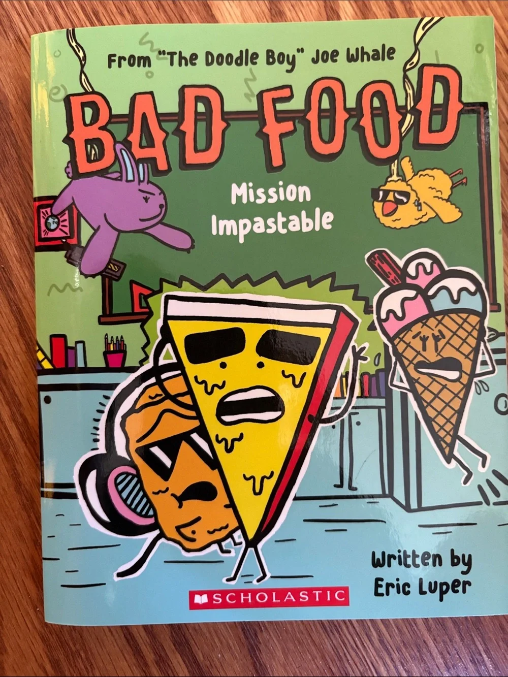 Scholastic Bad Food: Mission Impastable — Green and Aqua Cover